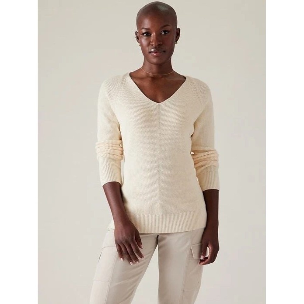 Athleta luxe pullover vneck hanover Cream Merino Blend knit soft Rib Sweater S